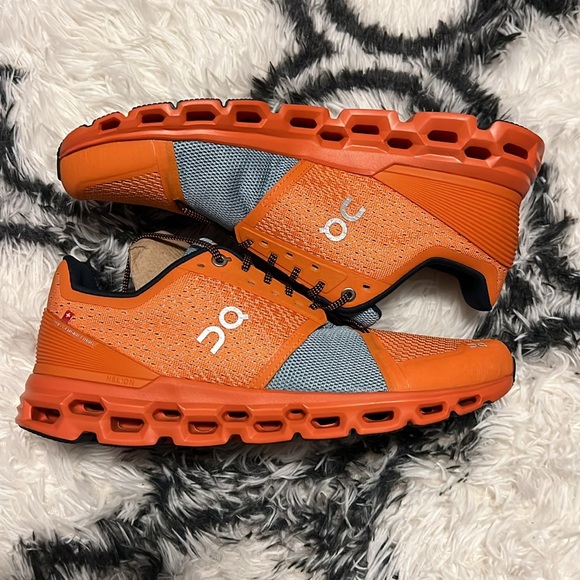 On Cloudstratus Running Shoes - Picture 4 of 5